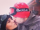 Giovanna Antonelli namora na neve com o marido