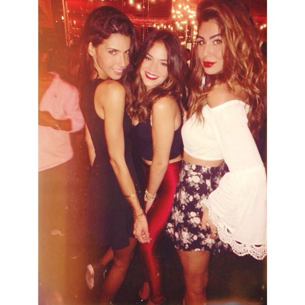 Bruna Marquezine com Stéphannie Oliveira e amiga em festa em Los Angeles, nos Estados Unidos (Foto: Instagram/ Reprodução)