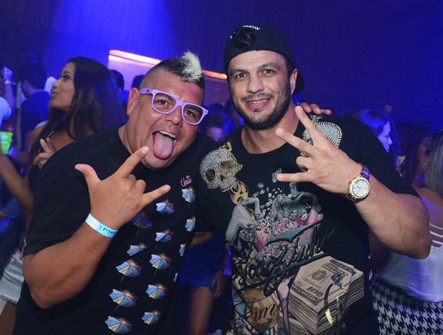 DJ Tartaruja e Kléber Bambam (Foto: Ari Kaye/Divulgação)