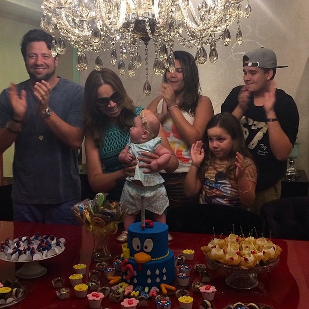 Solange Almeida comemora os cincos meses da filha caçula, Maria Esther (Foto: Instagram/ Reprodução)