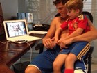 Amaury Nunes se diverte com filho de Danielle Winits