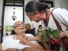 Hospital divulga novo boletim médico de Dona Canô