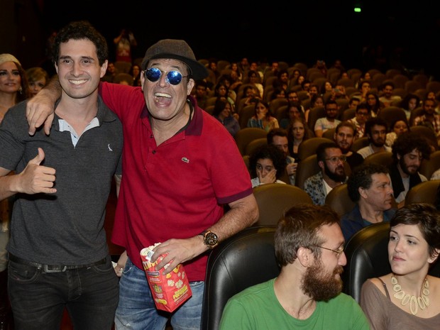 Sérgio Mallandro e o filho Sérgio Tadeu em cinema na Zona Sul do Rio (Foto: Roberto Teixeira/ EGO)