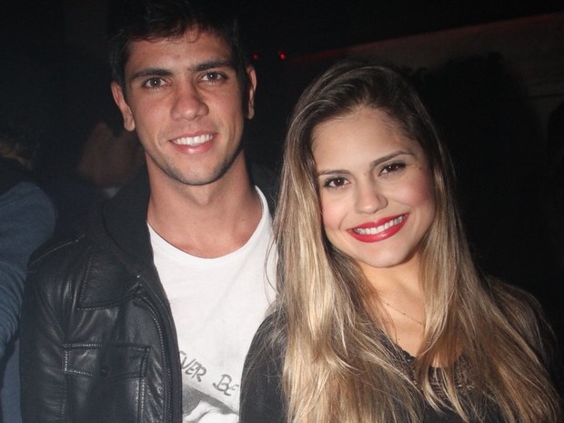 Jéssika Alves com o namorado, Thiago Blanco, em boate no Rio (Foto: Anderson Borde/ Ag. News)