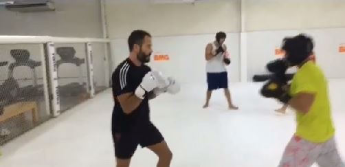 Malvino Salvador fazendo aula de boxe (Foto: Instagram / Reprodução)