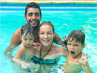Luana Piovani posa com o marido e os filhos: 'Meus meninos'