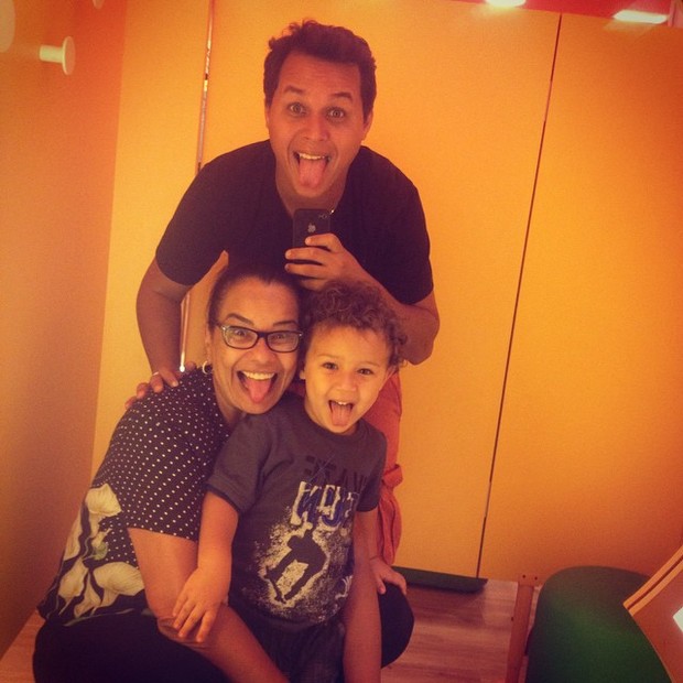 Solange Couto com  marido, Jamerson, e o filho, Benjamin (Foto: Instagram/ Reprodução)