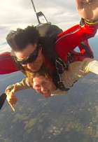 Guisela Rhein adere ao paraquedismo: 'É a melhor sensação do mundo'