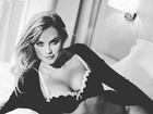 Ellen Rocche posta foto de lingerie para desejar ‘boa noite’ a seguidores