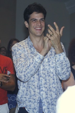 Mateus Solano em estreia de peça no Rio (Foto: Roberto Filho/ Ag. News)