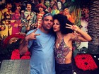 Ronaldo e namorada posam vestidos de hippies para festa à fantasia
