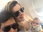 Mirella Santos faz selfie em avião com a filha: 'Primeira viagem'