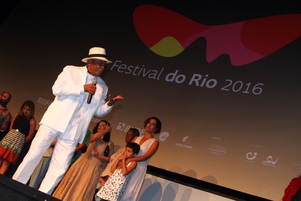 Camila Pitanga leva a filha Antonia em estreia do documentário sobre Antônio Pitanga no Festival do Rio (Foto: Anderson Borde/Ag. News)