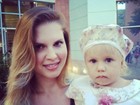 Carolinie Figueiredo posta foto com a filha: 'Eu e minha cupcake''