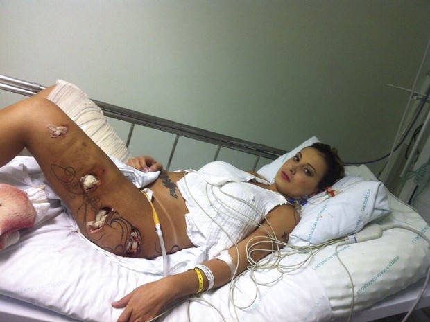 Andressa Urach durante internação no hospital Conceição, em Porto Alegre (Foto: Grosby Group/ Agência)