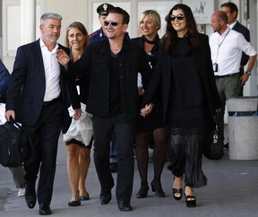 Bono Vox pega barco para ir ao casamento de George Clooney (Foto: Reuters)