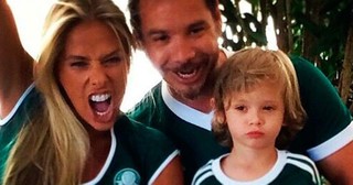 Adriane Galisteu com a família na torcida pelo Palmeiras (Foto: Reprodução/Instagram)