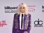 Veja os looks dos famosos no tapete vermelho do Billboard Music Awards