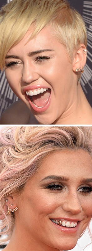  Miley Cyrus e Kesha com brincos extras nas orelhas para fazer estilo (Foto: AFP / )