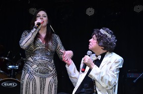 Simony canta com Cauby Peixoto em festa em Mauá, em São Paulo (Foto: Caio Duran e Thiago Duran/ Ag. News)