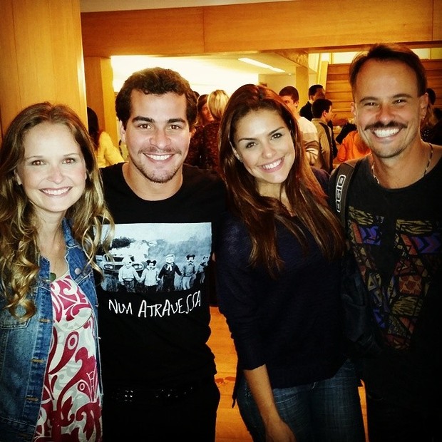 Fernanda Rodrigues, Thiago Martins, Paloma Bernardi e Paulo Vilhena em teatro na Zona Sul do Rio (Foto: Instagram/ Reprodução)
