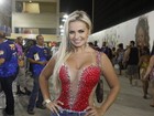 Veridiana Freitas usa transparência para curtir o carnaval no Rio