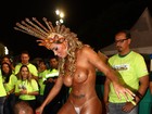 Andressa Urach usa apenas esparadrapo como tapa-sexo em SP