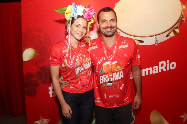 Leandra Leal e o marido na Sapucaí (Foto:  Felipe Assumpção, Francisco Silva e Thiago Mattos / AgNews)