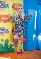 Veja o estilo das famosas no Kids Choice Awards 2015