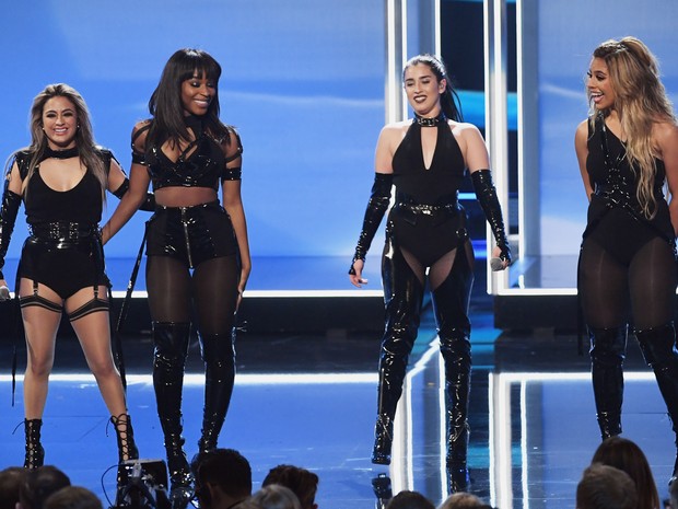 Grupo Fifth Harmony se apresenta em prêmio em Los Angeles, nos Estados Unidos (Foto: Kevin Winter/ Getty Images/ AFP)