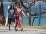 Ellen Jabour se exercita com namorado Jonathan Correa na praia