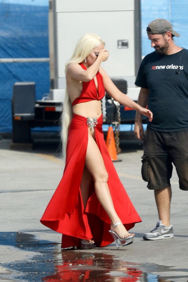 Lady Gaga em set de filmagem em Los Angeles, nos Estados Unidos (Foto: AKM-GSI/ Agência)