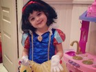 Filha de Tânia Mara posa fofa vestida de princesa