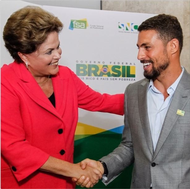 Dilma Rousseff e Cauã Reymond (Foto: Reprodução/Instagram)
