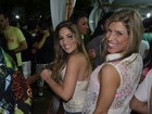 Ex-BBBs Anamara e Milena curtem show de axé em Maceió