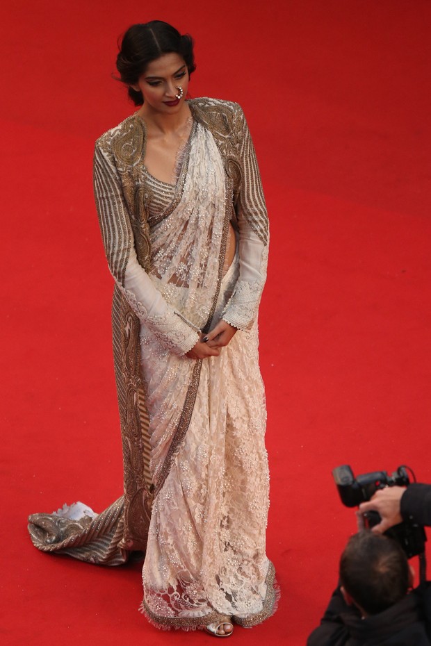Sonam Kapoor na abertura do Festival de Cannes (Foto: AFP)