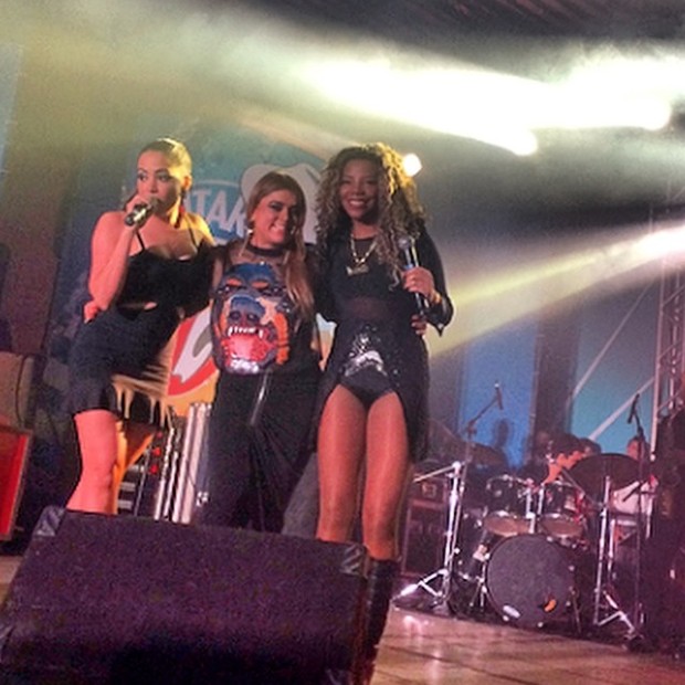 Preta Gil com Anitta e MC Ludmilla em sua festa de aniversário no Rio (Foto: Instagram/ Reprodução)