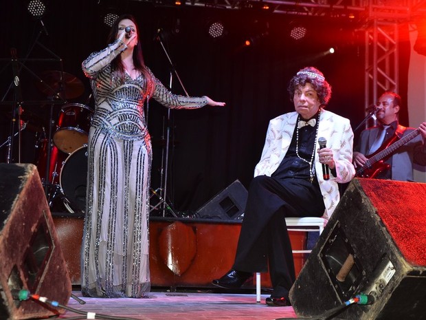 Simony canta com Cauby Peixoto em festa em Mauá, em São Paulo (Foto: Caio Duran e Thiago Duran/ Ag. News)