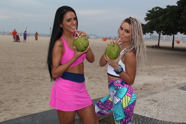  Dai Macedo e Mendigata durante campanha fitness em Copacabana (Foto: Thais Aline/ Ag Fio Condutor)
