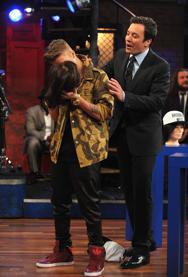  Justin Bieber e Jimmy Fallon (Foto: Agência/ Getty Images)