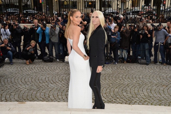 Jennifer Lopez e Donatela Versace (Foto: Getty Images)