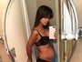 Hilaria, mulher de Alec Baldwin, posa de lingerie logo após dar à luz
