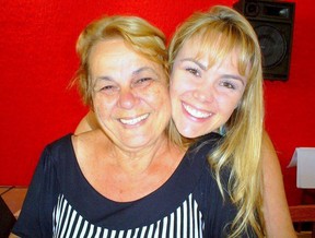  Ana Paula Pituxita e mãe (Foto: Divulgação)