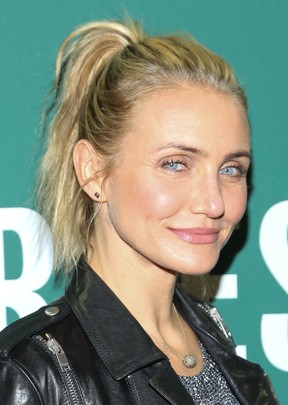 Cameron Diaz em lançamento de livro em livraria em Nova York, nos Estados Unidos (Foto: Rob Kim/ Getty Images/ AFP)