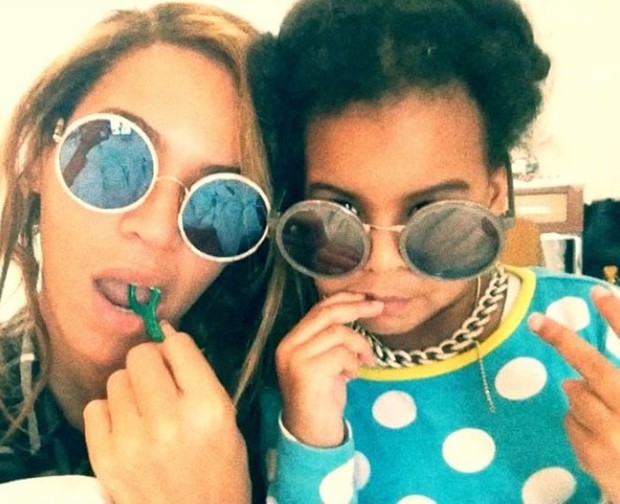 Beyoncé com a filha, Blue Ivy (Foto: Instagram / Reprodução)
