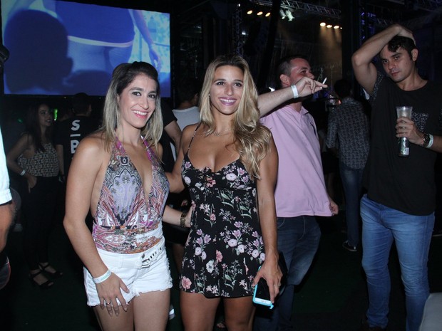 Daniele Hypolito e Jade Barbosa em show na Zona Portuária do Rio (Foto: Wallace Barbosa/ Ag. News)
