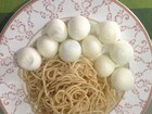 Gracyanne Barbosa almoça prato de macarrão com dez ovos de codorna
