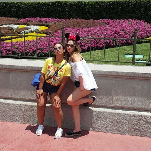 Valesca Popozuda e ex-BBB Ana Paula em parque em Orlando, nos Estados Unidos (Foto: Instagram/ Reprodução)