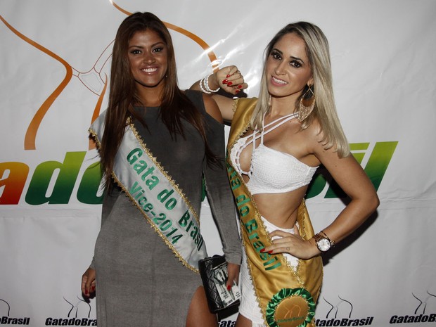 Rosie Oliveira e Gaby Rodrigues na final do concurso Gata do Brasil em São Paulo (Foto: Celso Tavares/ EGO)