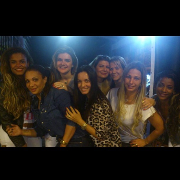 Mirella Santos curte noite do Rio com Valesca Popozuda, Mônica Carvalho e outras amigas (Foto: Instagram)